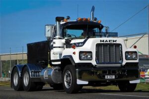 1995 Mack R600