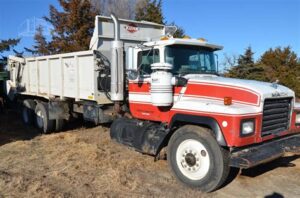 1999 Mack R600