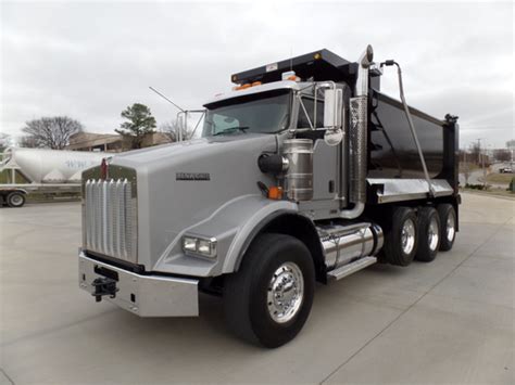 2015 Volvo VHD Dump Truck