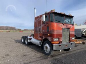 1990 Peterbilt 362 Hay Truck