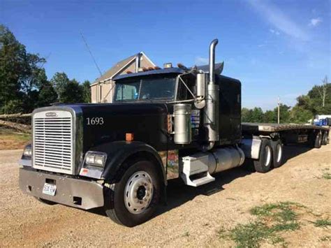 2000 Freightliner Classic Flat Top