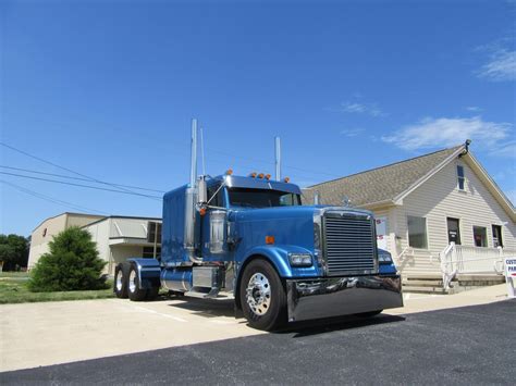 2003 Freightliner Classic Flat Top