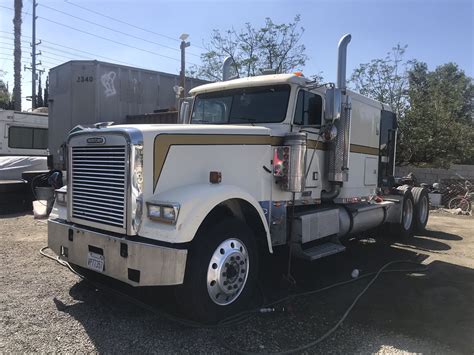 2005 Freightliner Classic Flat Top