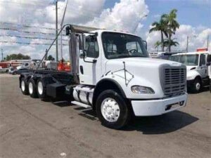 2005 Freightliner FL112