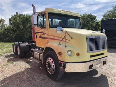 2008 Freightliner FL112