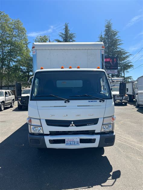 2013 Mitsubishi Fuso Box Truck