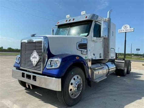 2015 Freightliner Coronado