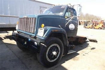 2017 GMC 9500