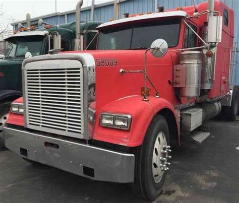 2000 Freightliner Classic XL Box Truck