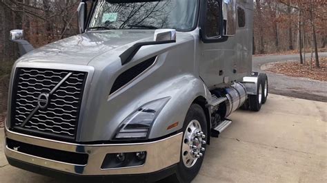 2019 Volvo VNL 740