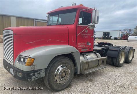 1995 Freightliner FLD132