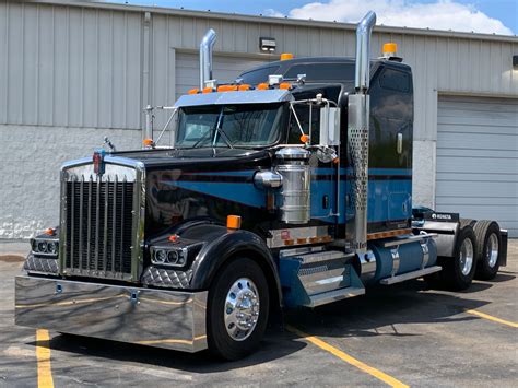 2013 Kenworth T900