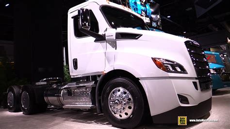 Freightliner Glider 2020