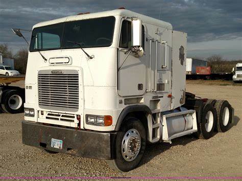 1999 Freightliner FLB