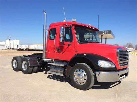 2001 Freightliner Business Class M2