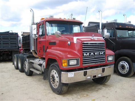 2001 Mack CH613