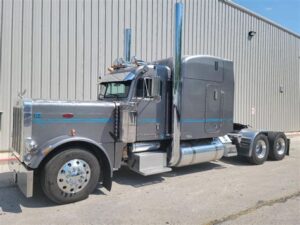 2002 Peterbilt 379