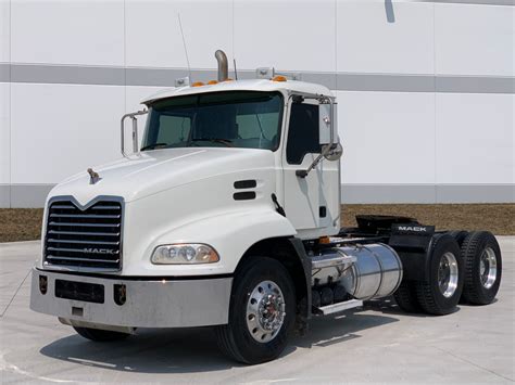 2008 Mack Vision Day Cab