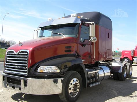 2009 Mack Vision Day Cab