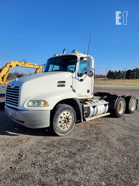 2012 Mack Vision Day Cab