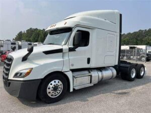 2020 Freightliner Cascadia Flat Top