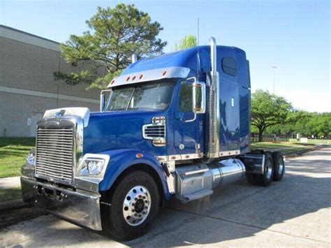 2022 Freightliner Coronado